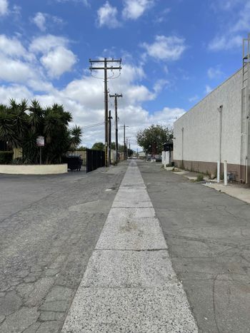 an empty street with no cars on it