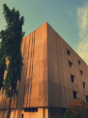 brown concrete building during daytime